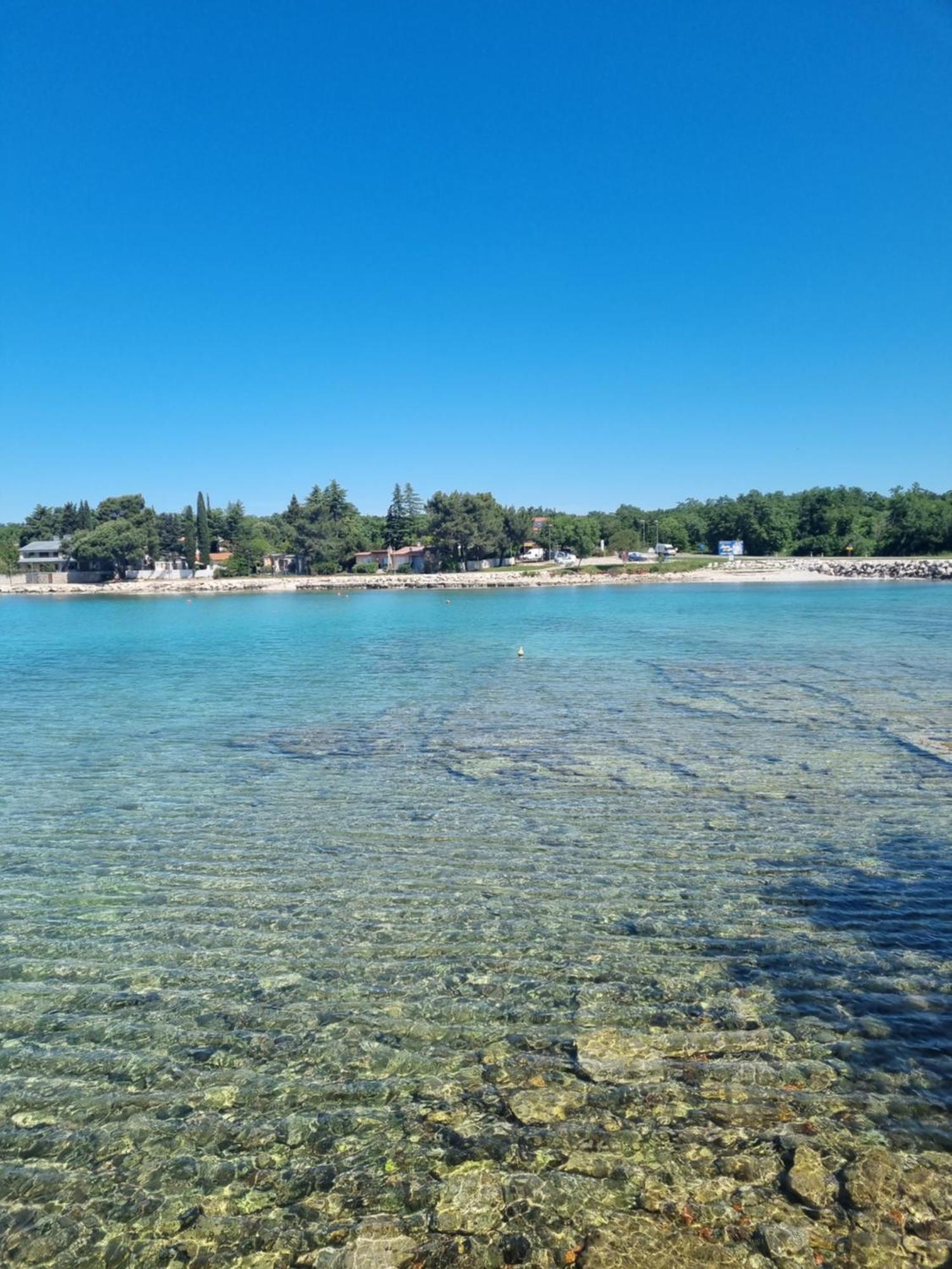 Hotel Zlatna Vala Umag Bagian luar foto